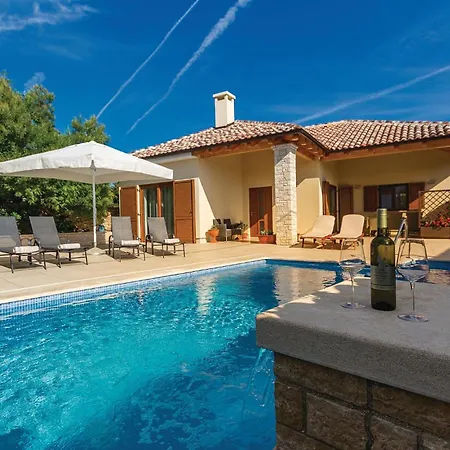 Stunning In With Outdoor Swimming Pool Holiday home