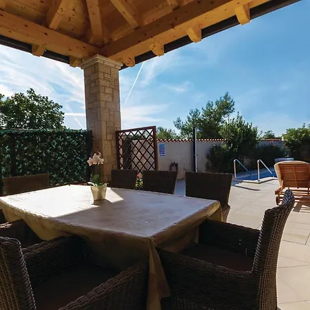 Stunning In With Outdoor Swimming Pool * Sisan